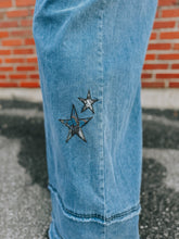 Load image into Gallery viewer, BLUE- Star Patch Pintuck Wide Leg Pant
