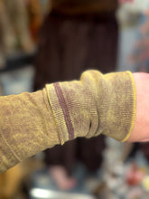 Load image into Gallery viewer, Zenana- Mahogany Thumb Hole Top
