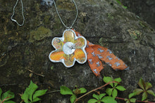 Load image into Gallery viewer, Necklace- Flower Vintage Tin
