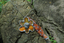 Load image into Gallery viewer, Necklace- Flower Vintage Tin
