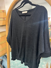 Load image into Gallery viewer, Zenana Black 3/4 Sleeve V-Neck Sweater
