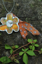 Load image into Gallery viewer, Necklace- Flower Vintage Tin
