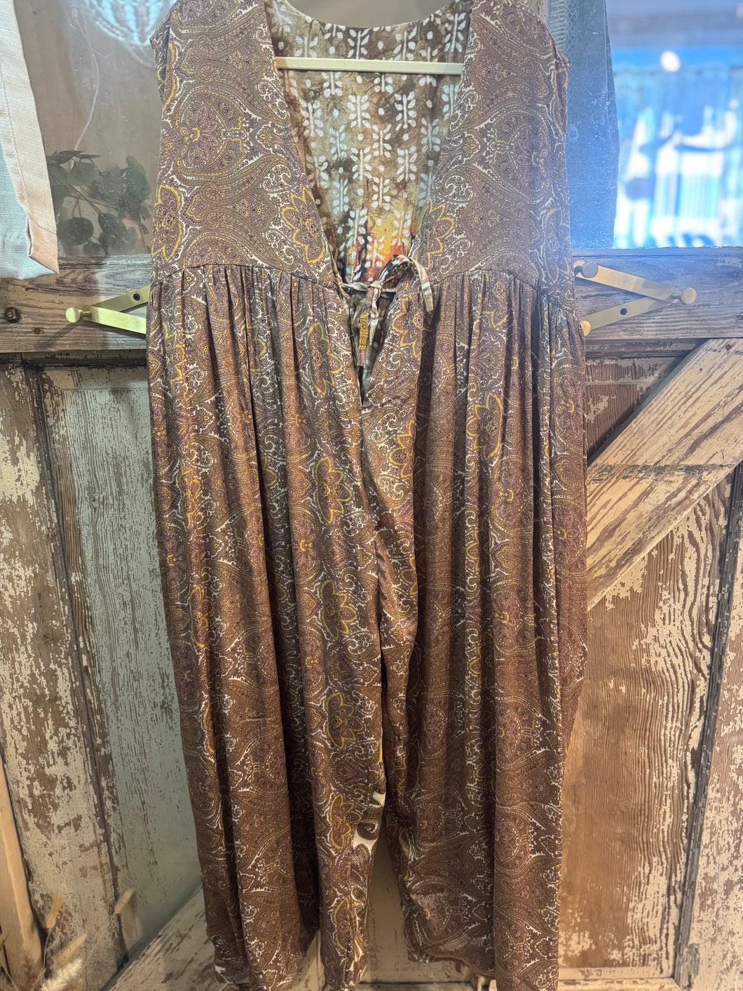 Soothing Jumpie Brown Paisley