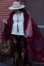 Load image into Gallery viewer, Kantha Bae- FLEETWOOD(magenta orange)
