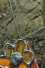 Load image into Gallery viewer, Necklace- Flower Vintage Tin
