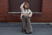 Load image into Gallery viewer, Easel- Mocha Tiered Wide Leg Pants
