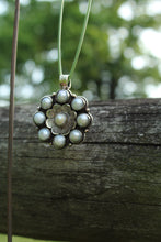 Load image into Gallery viewer, Pendants- Pearl Flower
