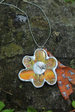 Load image into Gallery viewer, Necklace- Flower Vintage Tin
