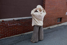 Load image into Gallery viewer, Easel- Mocha Tiered Wide Leg Pants
