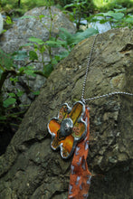 Load image into Gallery viewer, Necklace- Flower Vintage Tin
