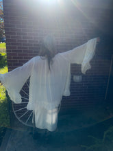 Load image into Gallery viewer, Oddi- Curvy Ivory Frill Sleeve Chiffon Hi Low
