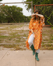 Load image into Gallery viewer, lady the brand- lotus tunic floral
