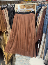 Load image into Gallery viewer, Zenana- Curvy Camel Pleated Skirt
