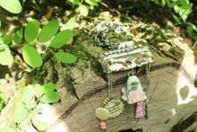 Load image into Gallery viewer, Necklace- Off the Hinge
