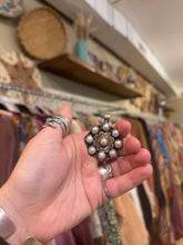 Load image into Gallery viewer, Pendants- Pearl Flower
