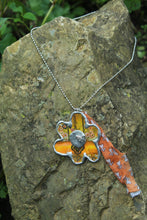 Load image into Gallery viewer, Necklace- Flower Vintage Tin
